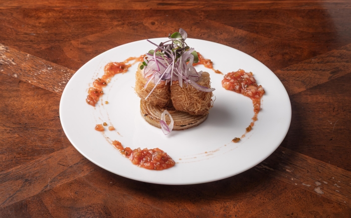 サーモンのカダイフ揚げ<wbr>-サルサソース-